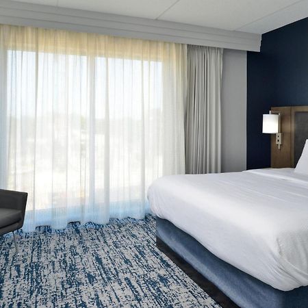 Отель Courtyard By Marriott Wilmington Downtown/Historic District Экстерьер фото