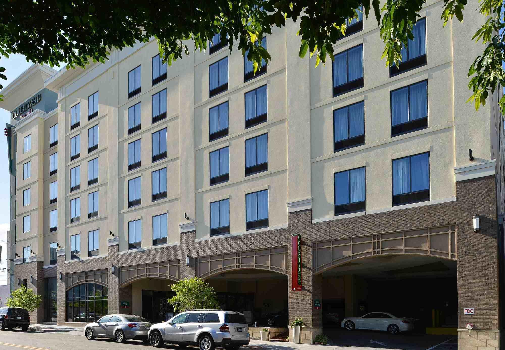 Отель Courtyard By Marriott Wilmington Downtown/Historic District Экстерьер фото
